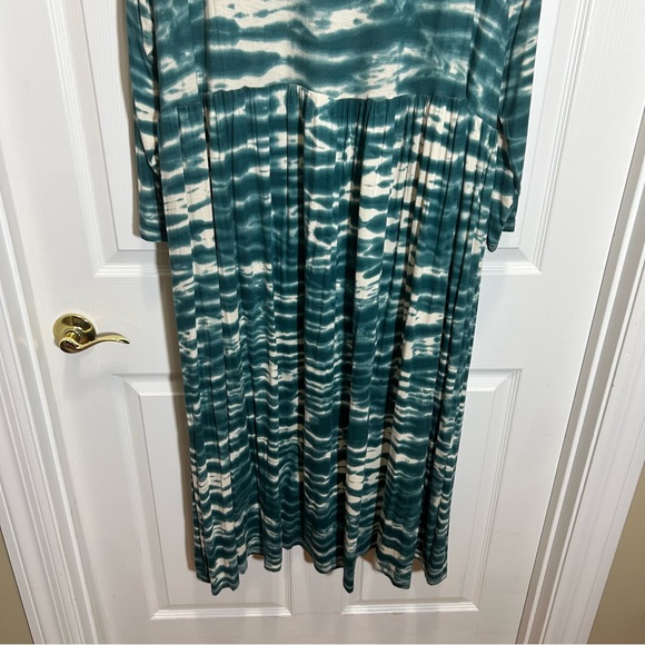 Terra & Sky Teal and White Long Sleeve Dress - Picture 7 of 8